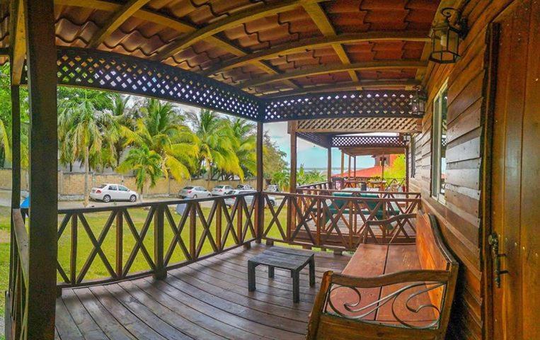 Green Monkey Hostel Bacalar Exterior photo